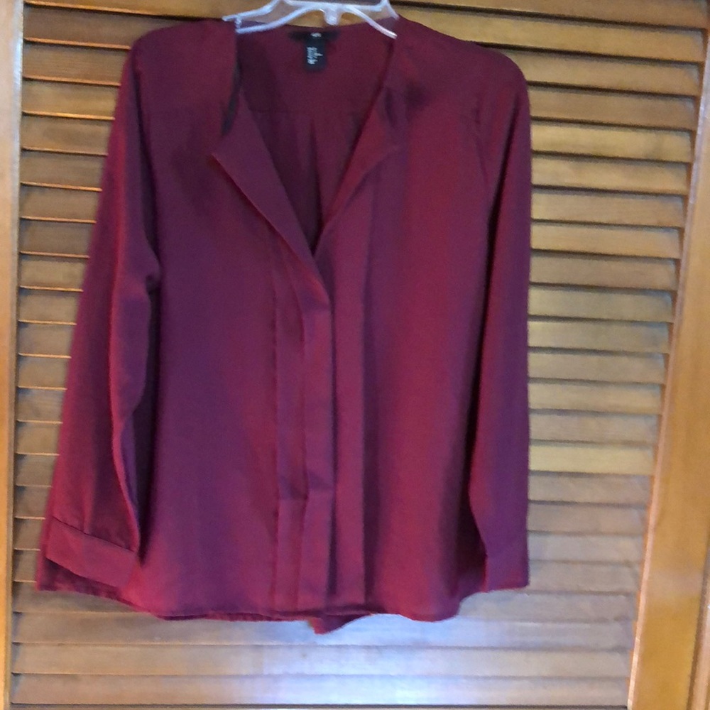 SALE 🔥H&M Divided Blouse